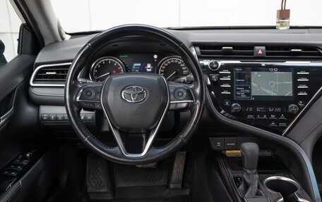 Toyota Camry, 2018 год, 2 450 000 рублей, 8 фотография