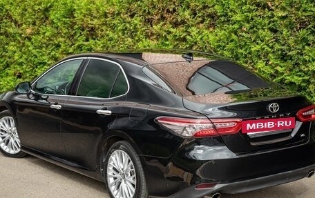 Toyota Camry, 2018 год, 2 450 000 рублей, 2 фотография