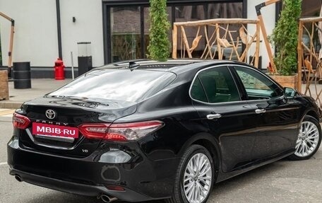 Toyota Camry, 2018 год, 2 450 000 рублей, 7 фотография