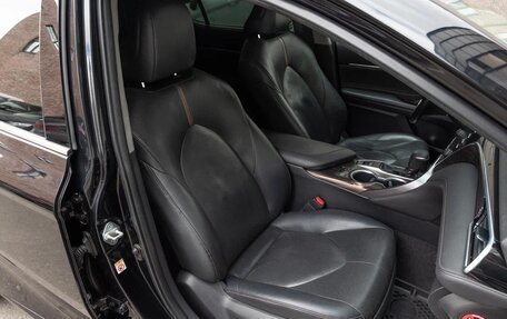 Toyota Camry, 2018 год, 2 450 000 рублей, 10 фотография