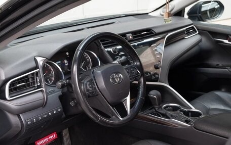 Toyota Camry, 2018 год, 2 450 000 рублей, 12 фотография