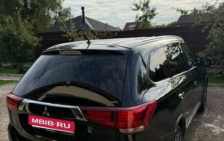 Mitsubishi Outlander III рестайлинг 3, 2015 год, 2 200 000 рублей, 3 фотография