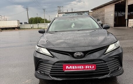 Toyota Camry, 2023 год, 3 600 000 рублей, 10 фотография