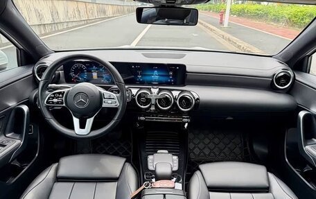 Mercedes-Benz A-Класс, 2022 год, 1 670 000 рублей, 13 фотография