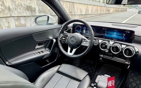 Mercedes-Benz A-Класс, 2022 год, 1 670 000 рублей, 15 фотография
