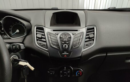 Ford Fiesta, 2018 год, 900 000 рублей, 12 фотография