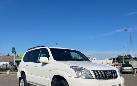 Toyota Land Cruiser Prado 120 рестайлинг, 2009 год, 2 000 000 рублей, 2 фотография
