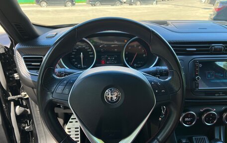 Alfa Romeo Giulietta, 2018 год, 2 800 000 рублей, 17 фотография