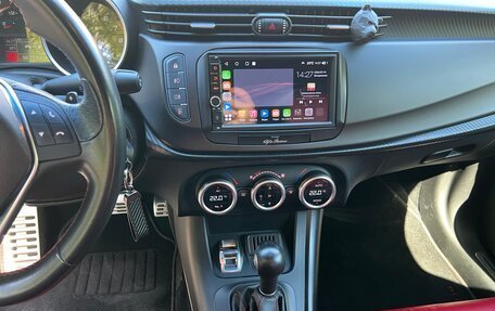 Alfa Romeo Giulietta, 2018 год, 2 800 000 рублей, 18 фотография