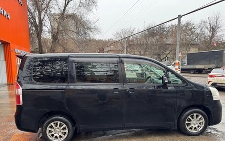 Toyota Noah III, 2008 год, 1 100 000 рублей, 3 фотография