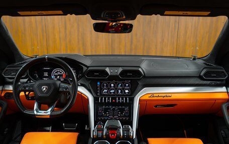 Lamborghini Urus I, 2018 год, 18 300 000 рублей, 26 фотография