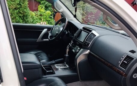 Toyota Land Cruiser 200, 2015 год, 3 900 000 рублей, 10 фотография