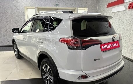 Toyota RAV4, 2018 год, 2 665 000 рублей, 3 фотография