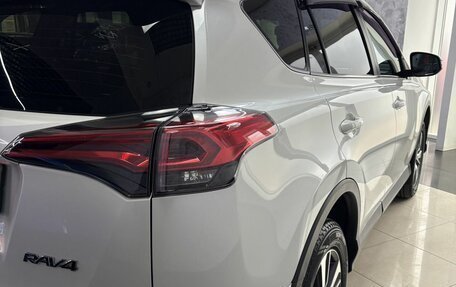 Toyota RAV4, 2018 год, 2 665 000 рублей, 11 фотография