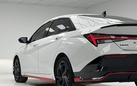 Hyundai Elantra, 2023 год, 1 310 000 рублей, 10 фотография