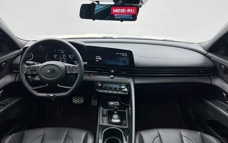 Hyundai Elantra, 2023 год, 1 310 000 рублей, 14 фотография