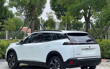 Peugeot 2008 II, 2022 год, 1 090 000 рублей, 6 фотография