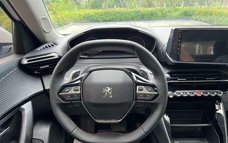 Peugeot 2008 II, 2022 год, 1 090 000 рублей, 8 фотография
