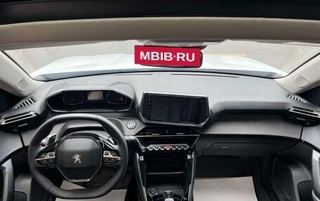 Peugeot 2008 II, 2022 год, 1 090 000 рублей, 9 фотография