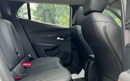 Peugeot 2008 II, 2022 год, 1 090 000 рублей, 12 фотография