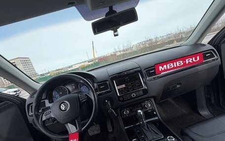 Volkswagen Touareg III, 2010 год, 2 280 000 рублей, 8 фотография