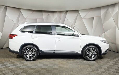 Mitsubishi Outlander III рестайлинг 3, 2018 год, 2 390 000 рублей, 6 фотография