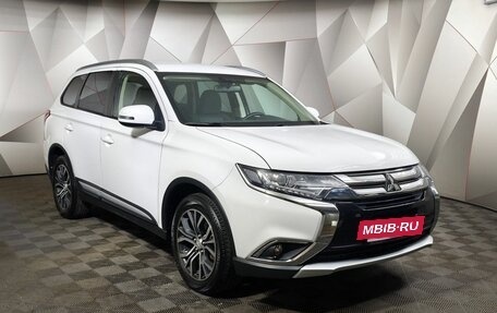 Mitsubishi Outlander III рестайлинг 3, 2018 год, 2 390 000 рублей, 3 фотография