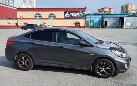 Hyundai Solaris II рестайлинг, 2011 год, 620 000 рублей, 3 фотография