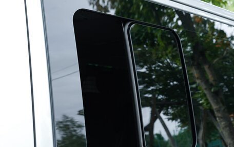 Volkswagen Multivan T6 рестайлинг, 2021 год, 7 500 000 рублей, 6 фотография