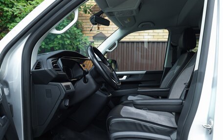 Volkswagen Multivan T6 рестайлинг, 2021 год, 7 500 000 рублей, 5 фотография
