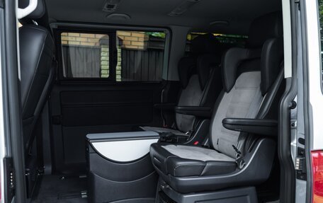 Volkswagen Multivan T6 рестайлинг, 2021 год, 7 500 000 рублей, 8 фотография