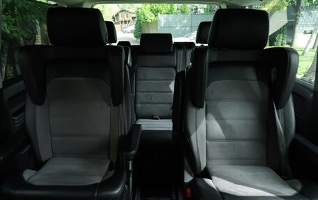 Volkswagen Multivan T6 рестайлинг, 2021 год, 7 500 000 рублей, 10 фотография