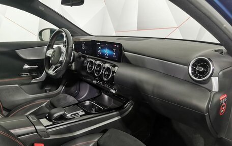 Mercedes-Benz A-Класс, 2019 год, 2 295 000 рублей, 12 фотография