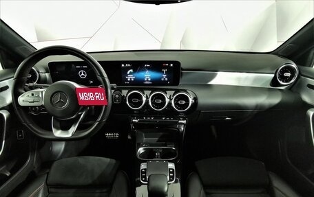 Mercedes-Benz A-Класс, 2019 год, 2 295 000 рублей, 13 фотография