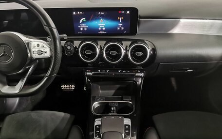 Mercedes-Benz A-Класс, 2019 год, 2 295 000 рублей, 14 фотография
