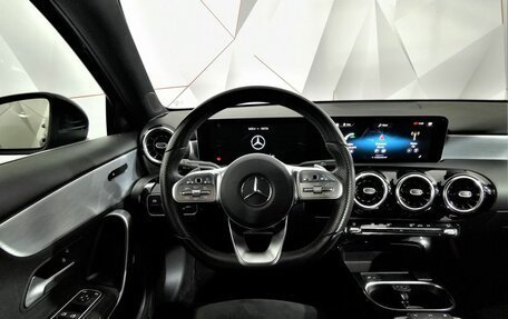Mercedes-Benz A-Класс, 2019 год, 2 295 000 рублей, 19 фотография