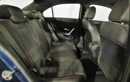 Mercedes-Benz A-Класс, 2019 год, 2 295 000 рублей, 15 фотография