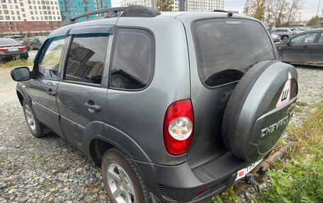 Chevrolet Niva I рестайлинг, 2011 год, 450 000 рублей, 4 фотография