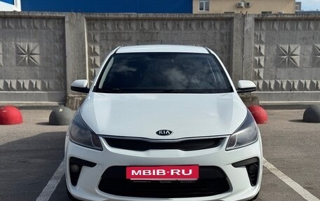 KIA Rio IV, 2019 год, 840 000 рублей, 2 фотография