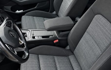Volkswagen Passat B8 рестайлинг, 2019 год, 2 830 000 рублей, 13 фотография