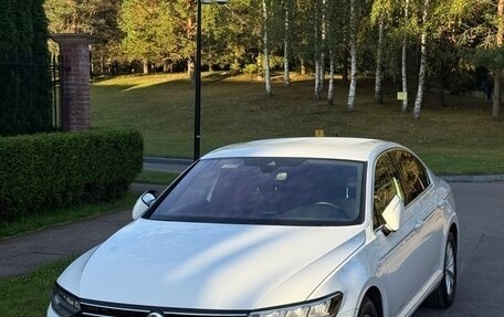 Volkswagen Passat B8 рестайлинг, 2019 год, 2 830 000 рублей, 11 фотография