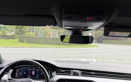 Volkswagen Passat B8 рестайлинг, 2019 год, 2 830 000 рублей, 17 фотография