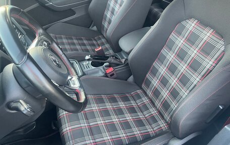 Volkswagen Golf GTI VII, 2019 год, 2 650 000 рублей, 5 фотография