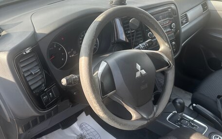 Mitsubishi Outlander III рестайлинг 3, 2013 год, 1 200 000 рублей, 15 фотография