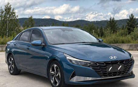Hyundai Elantra, 2023 год, 1 950 000 рублей, 3 фотография