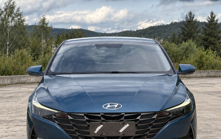 Hyundai Elantra, 2023 год, 1 950 000 рублей, 2 фотография