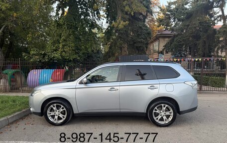 Mitsubishi Outlander III рестайлинг 3, 2012 год, 1 320 000 рублей, 2 фотография