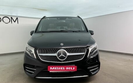 Mercedes-Benz V-Класс, 2019 год, 4 790 000 рублей, 3 фотография
