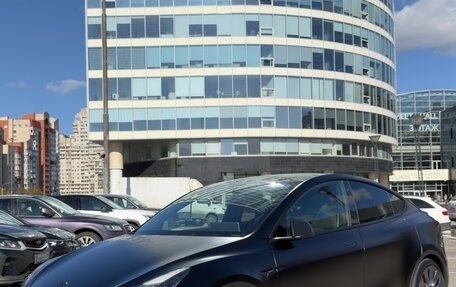 Tesla Model Y I, 2022 год, 4 250 000 рублей, 2 фотография