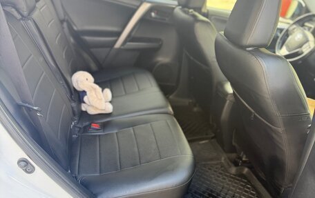 Toyota RAV4, 2016 год, 2 050 000 рублей, 13 фотография
